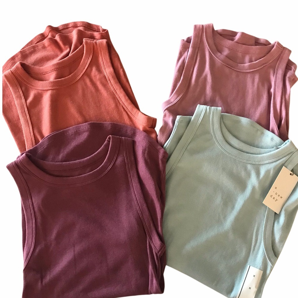 A new day Tank Tops Lot of 4